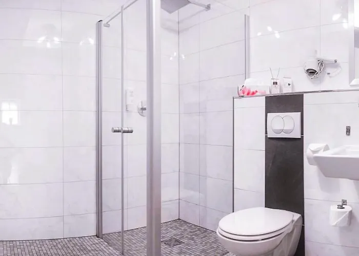 Cityhotel Am Paradies 3*